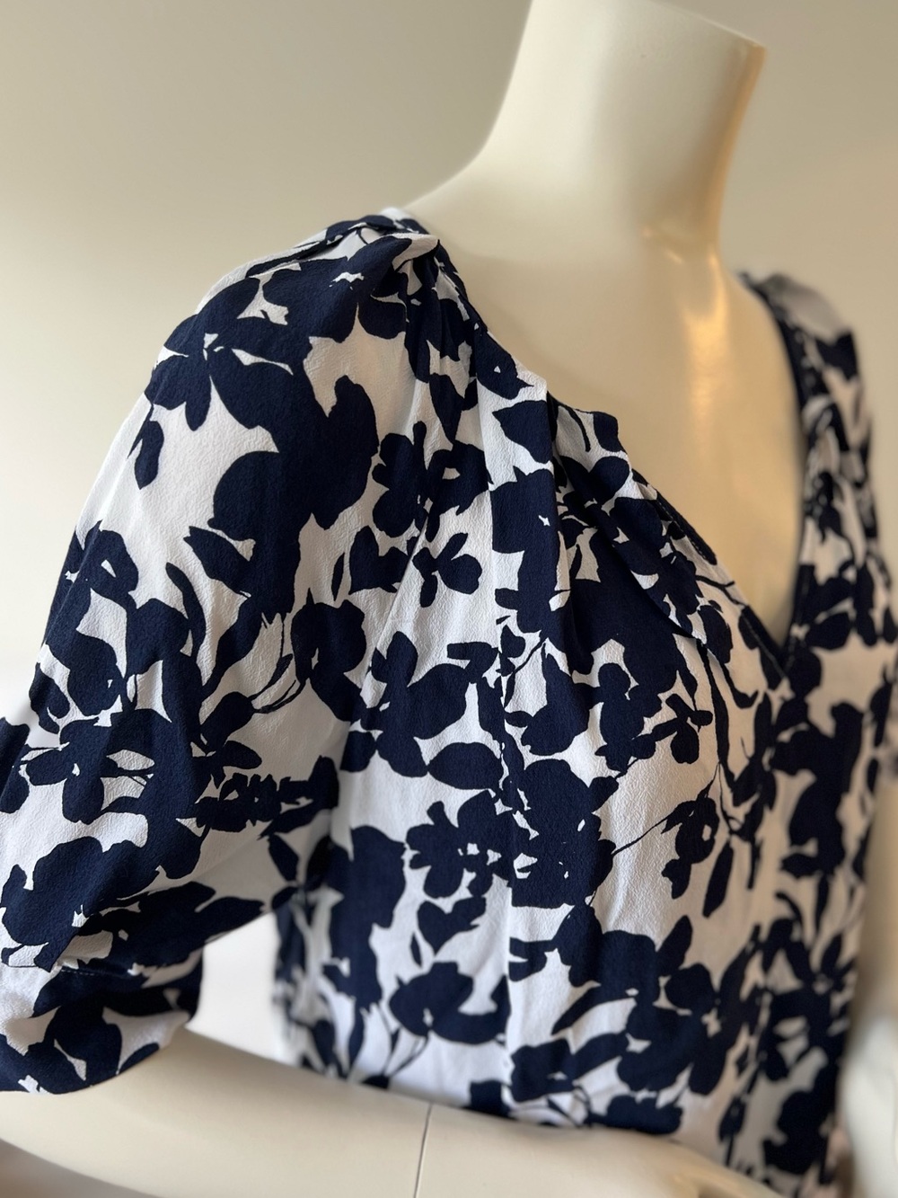 LOFT Navy and White Floral Peasant Blouse Lightweight - Picture 2 of 8